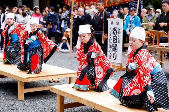 Hongo Kasuga Dance