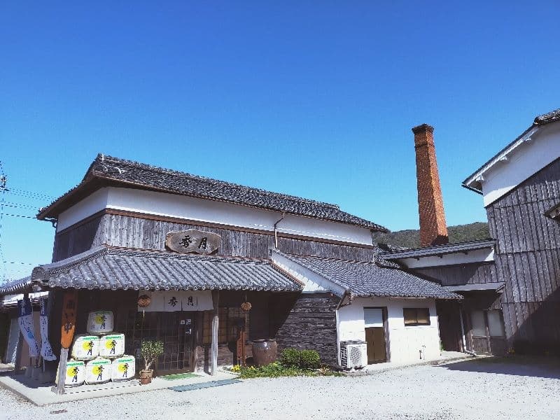 地元にこだわって１００年。里山の酒蔵を見学